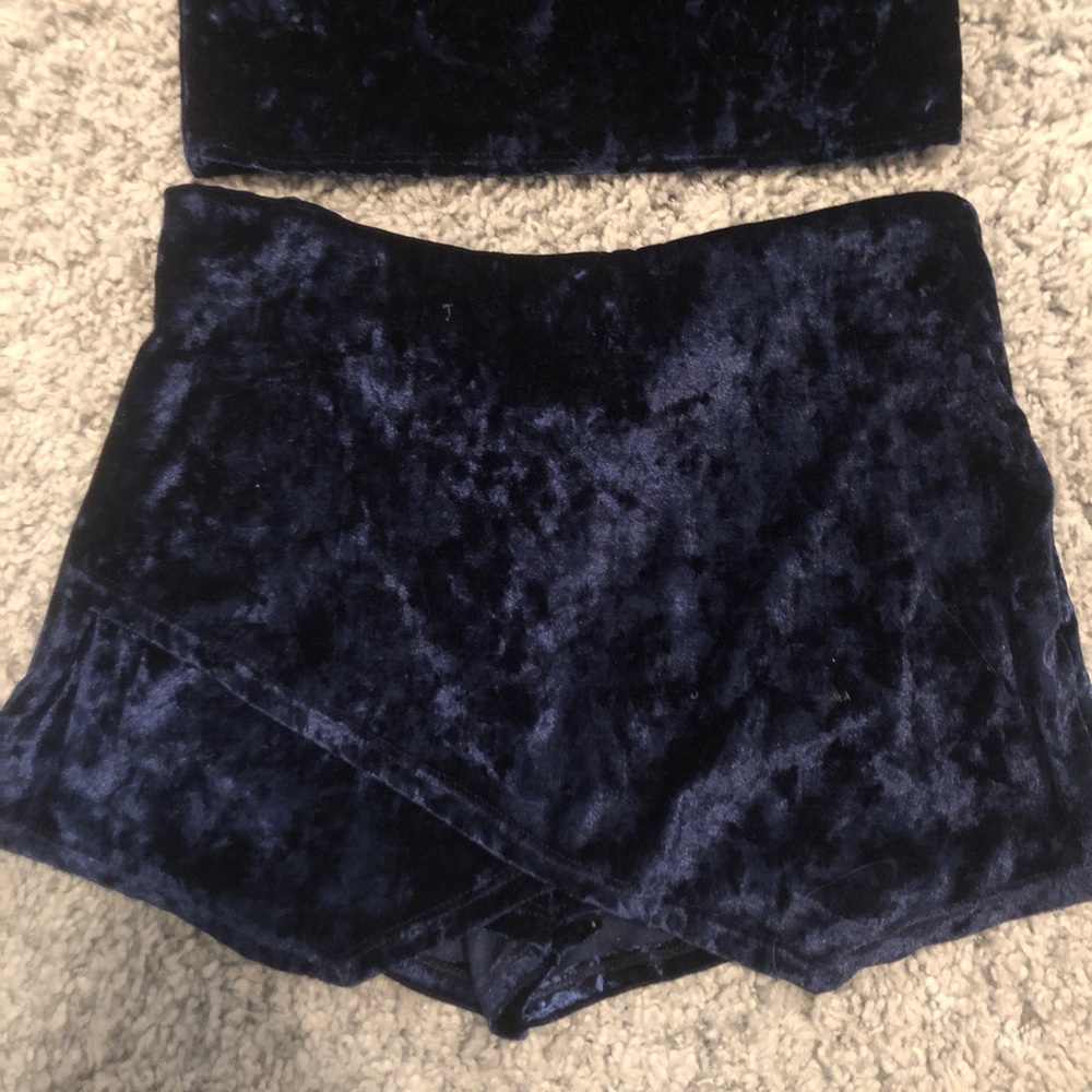 Two piece - Picture 2 of 4